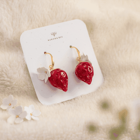 aurorabee_brinco-morango-com-flor-3